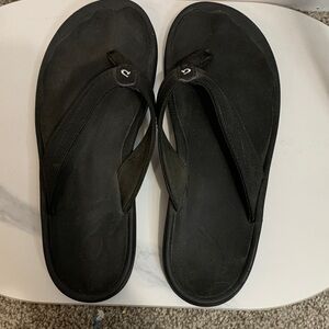 OluKai Black Sandals